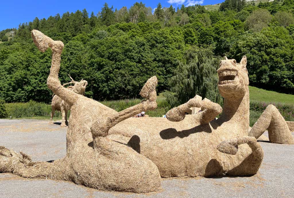 Strohfigurenausstellung in Valloire